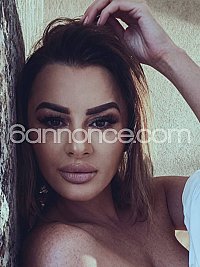 hot_monica